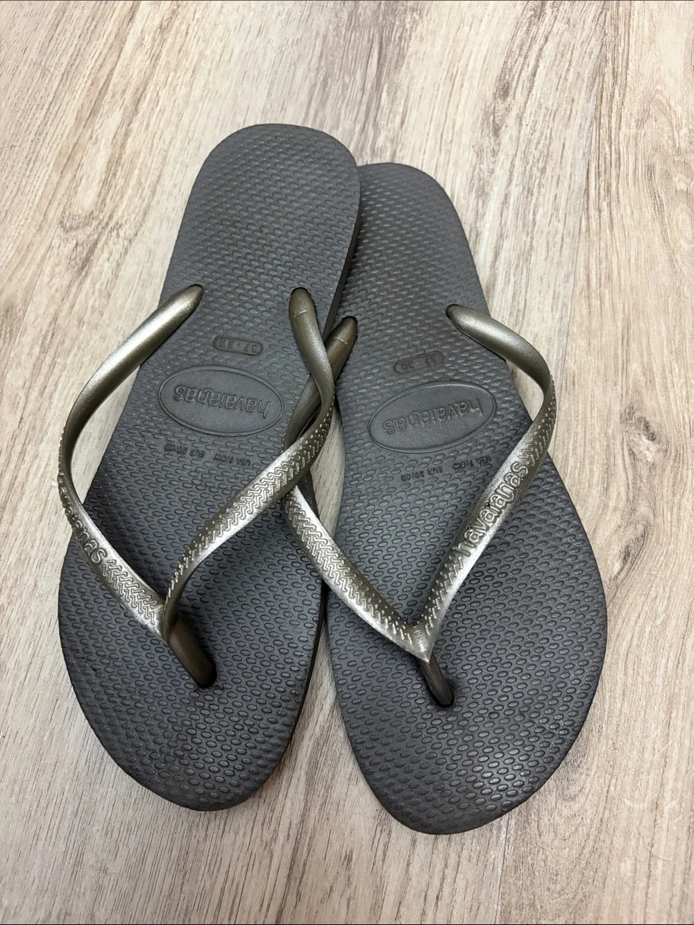 Silver Havaianas Slim Flip Flop Sandals for Women Size 7/8W